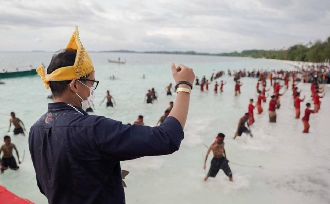 Menparekraf Sandiaga Salahuddin Uno Visitasi ke Desa Wisata Ngilngof