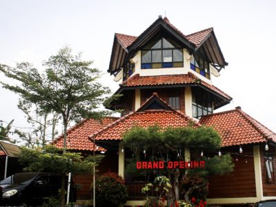 Telah Dibuka, Cafe and Resto Villa Cigintung View