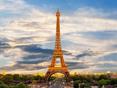 Menara Eiffel Keindahan Simbolik Paris