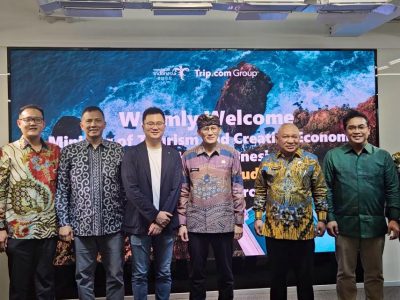 Menparekraf Jajaki Kerja Sama Wisata dengan Trip.com dan Juneyao Airlines