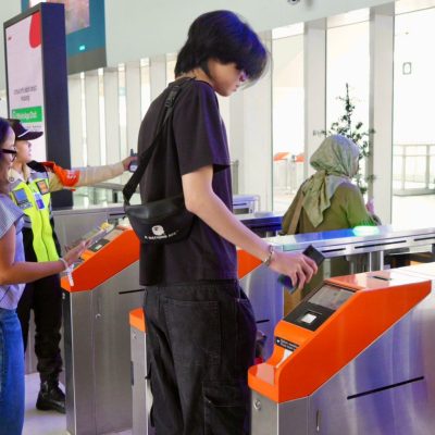 79% Tiket Whoosh Dibeli Online — QR Jadi Solusi Tanpa Cetak Fisik