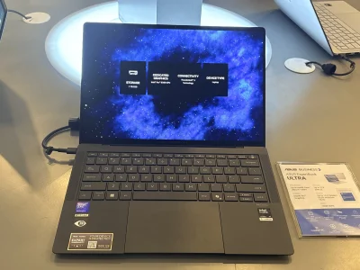 ASUS ExpertBook Ultra Hadirkan Pengalaman Kerja Berbasis AI yang Mengesankan